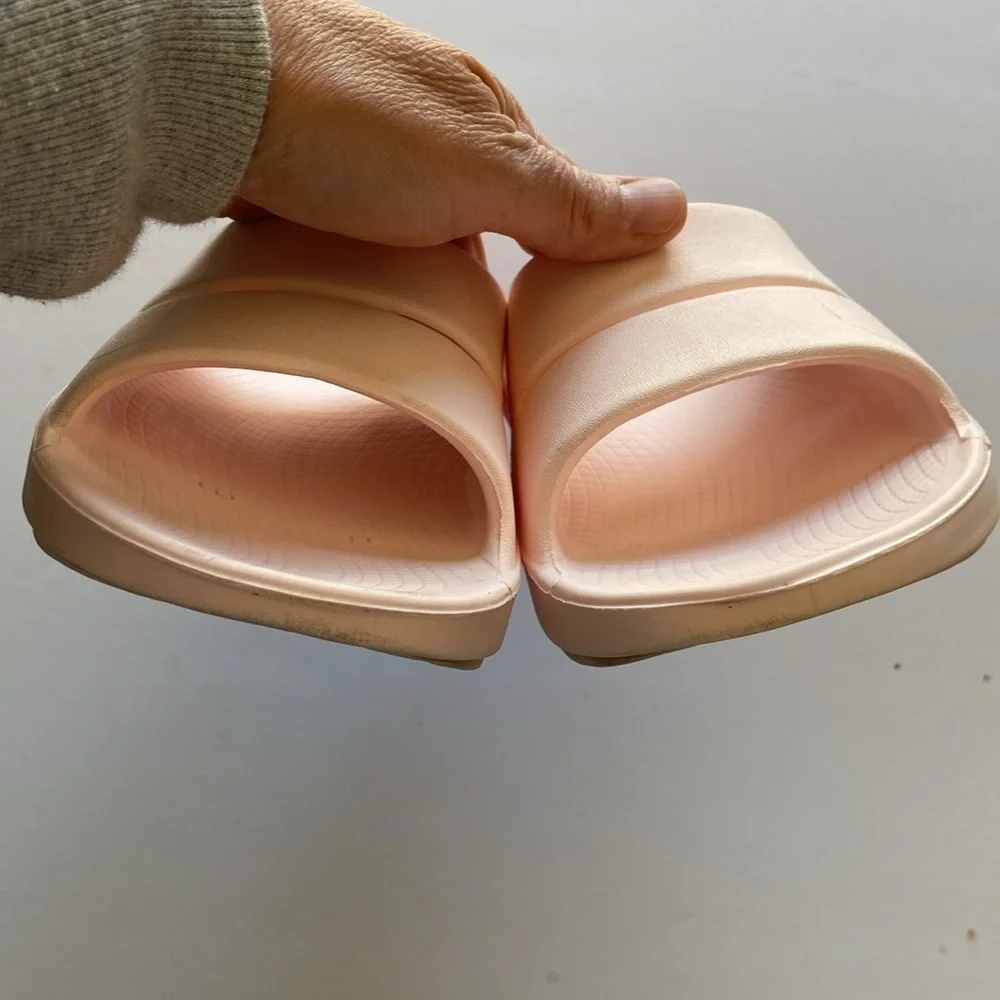OOFOS OOahh sport slide in blush fade women’s 8 EUC - Picture 5 of 7